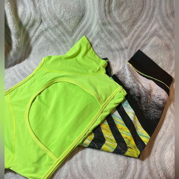 Athletic wear set open back shirt/Elastic capris pant barley worn. Sold as set - Picture 2 of 10